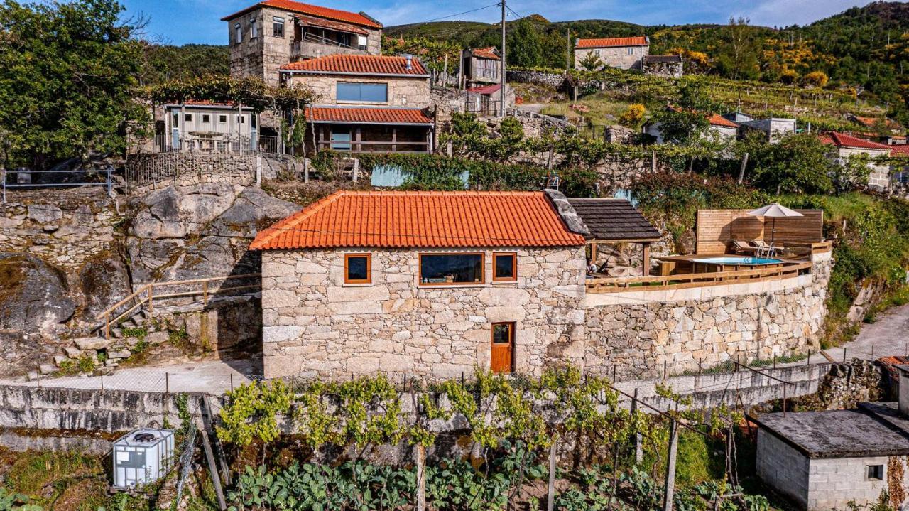 Chale Dos Penedos, Sossego E Piscina Privada Villa Monção Exterior foto